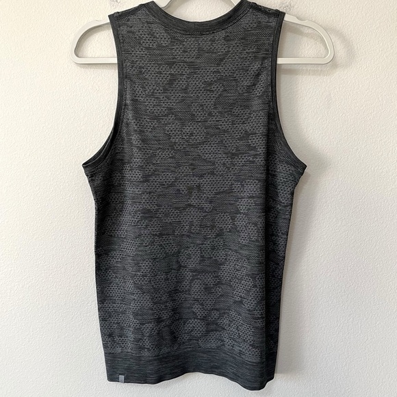 Lululemon Women’s Size 4 Breeze By Muscle Tank Polar Spots Titanium/Black Run - Picture 7 of 8